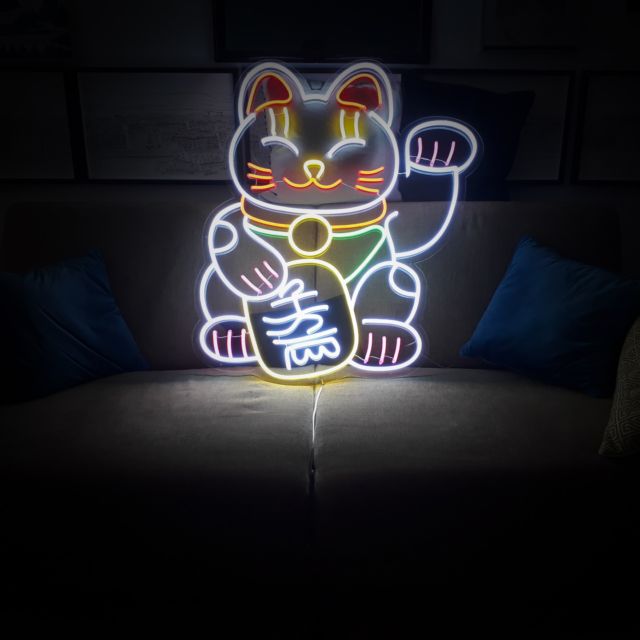 🐱🌍💡💡
.
.
.
.
#thebestoftwoworlds #catlover #cute #chineseluckycat #japaneseluckycat #luckycat #neon #light #geneva #goodvibes #neonled #swiss #friday #projet #surmesure #geneva #switzerland