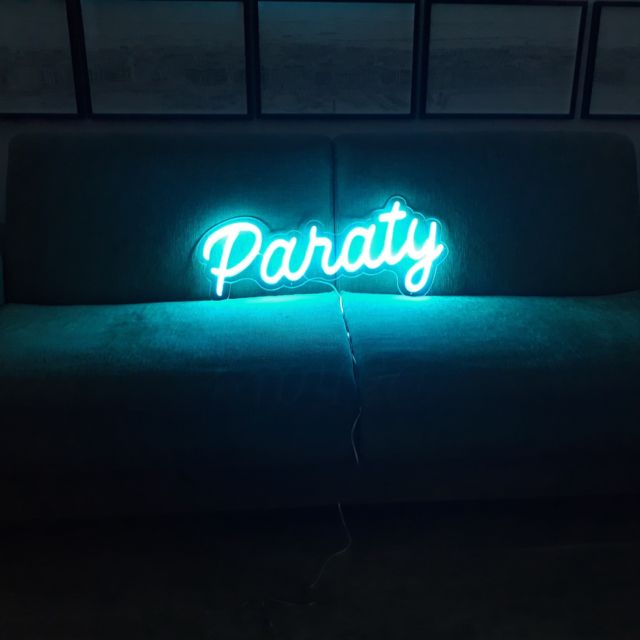 PARATY🌑🌒🌓🌔🌕🌖🌗🌘🌑
.
.
.
.
#blue #compfy #salon #interiordesign #home #sweethome #neon #light #geneva #goodvibes #neonled #swiss #wednesday #projet #surmesure #geneva #switzerland